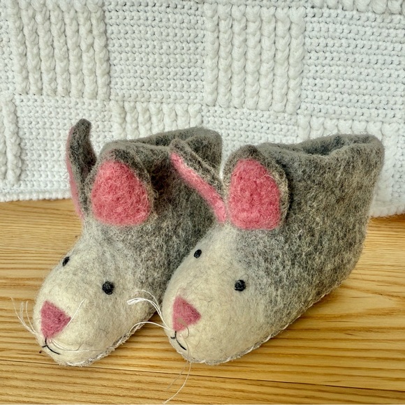 Handmade Wool Bunny Rabbit Slipperd - Picture 1 of 12